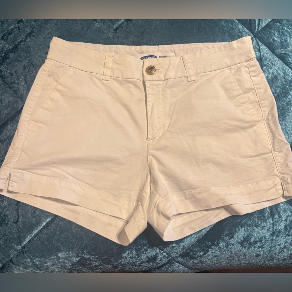 Old Navy Women's Tan Cargo Shorts